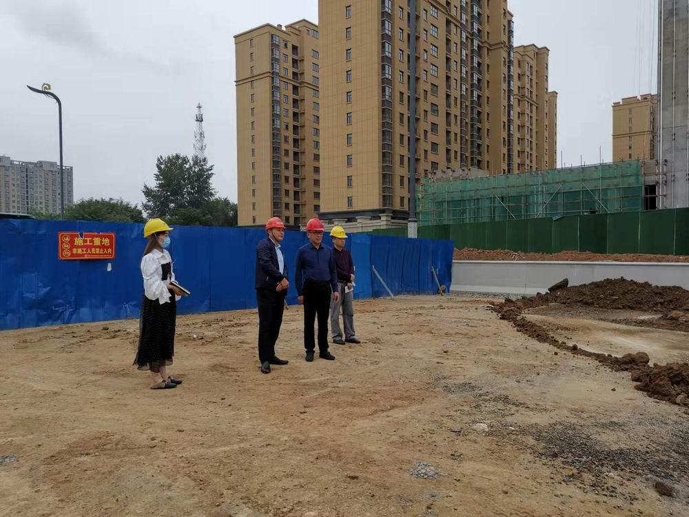 集團董事長孔德穩(wěn)趕赴新十八大街項目施工現(xiàn)場、王水生產(chǎn)基地視察工作